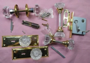 Big Lot mixed glass & brass doorknobs, plates, mortise lock +keys VINTAGE STYLE - Picture 1 of 9