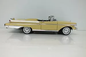 1957 Mercury Turnpike Cruiser Convertible Road Signature 1:18 Die Cast - Picture 1 of 10