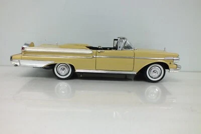 1957 Mercury Turnpike Cruiser Convertible Road Signature 1:18 Die Cast - Image 1 of 4