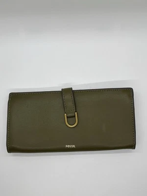 Cartera sin asas Fossil Kier vegana con lengüeta de cactus verde Foto 1 de 4