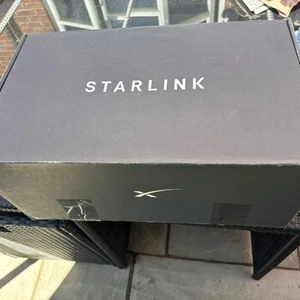 Starlink Satellite Gen 2. Excellent Condition. Boxed With All Original Packaging - Afbeelding 1 van 7