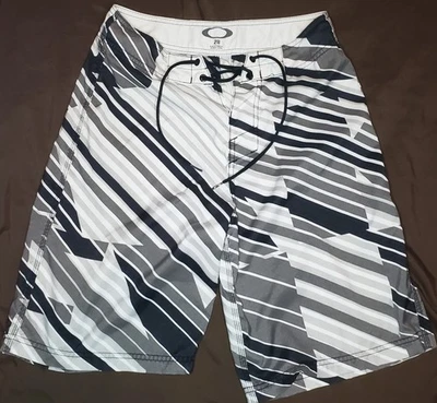 Pantalones cortos Oakley para hombre 28 rayas geométricos Foto 1 de 4