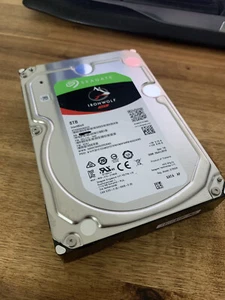 Seagate 8TB Festplatte IronWolf NAS HDD ST8000VN0022, 3,5 Zoll, SATA III - Bild 1 von 4