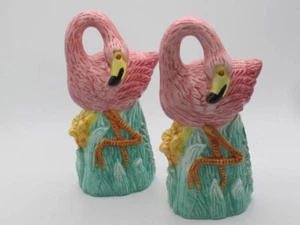 Vintage Ceramic Flamingo Salt & Pepper Shaker Set Kitschy 4" high Pink Teal - Foto 1 di 9