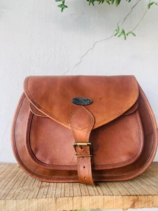 Women Vintage Looking Matured Leather Messenger CrossBody Bag Handmade Purse - Picture 1 of 6