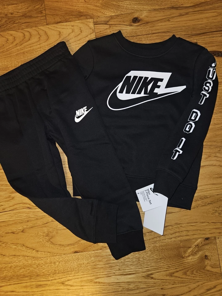 NWT boys Nike Crew Sweatshirt/Jogger set size 4 - Image 1 of 1