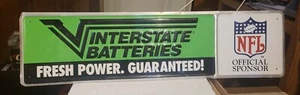 VINTAGE ZWISCHENSTAATLICHE BATTERIEN BATTERIE NFL GEPRÄGTES METALLSCHILD AUTO GAS ÖL - Bild 1 von 4