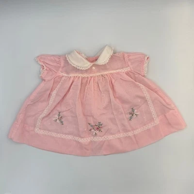 Vestido Rosa Baby Togs Años 60 De Colección | Cuello de Encaje y Bordado Floral | 6-12 meses/Muñeca Bebé Foto 1 de 4