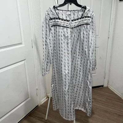 Camisón Croft And Barrow Blanco Estampado Floral Cálido Acogedor Modesto Talla Grande 1X Seda Foto 1 de 4