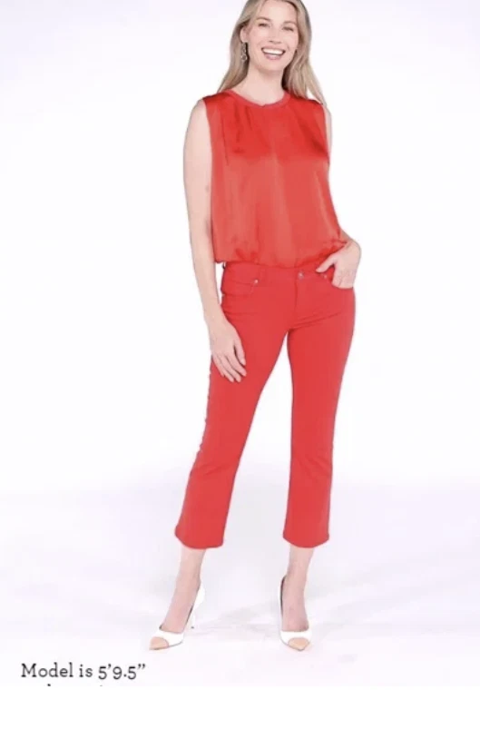 NUEVO CON ETIQUETAS CABI Completo Top 6521 Pullover Sin Mangas Satinado Rojo Rubí Talla L (Antes $89) Foto 1 de 4