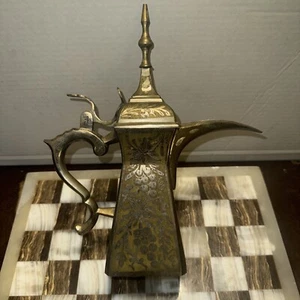 Vintage Antica teiera araba mediorientale turca metallo caffè Dallah viti - Foto 1 di 14