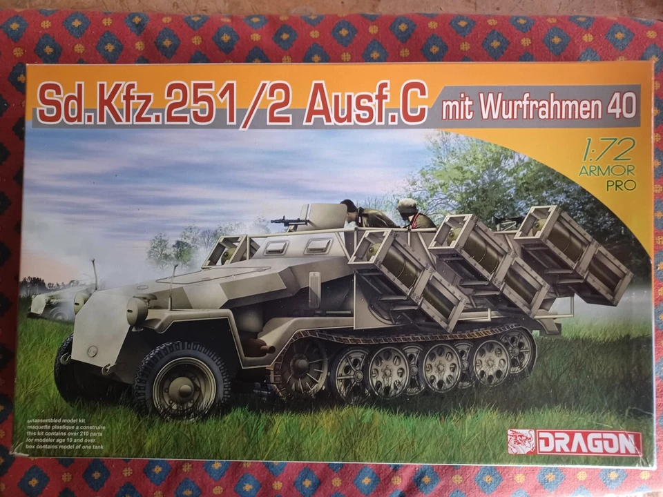 DRAGON 7306 - SdKfz 251/2 Ausf. C m PzSpWg mit Würfrahmen 40 - plastic kit 1/72 - Immagine 1 di 1