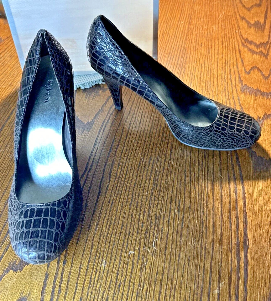 Style & Co. Tacón de cuero con estampado de cocodrilo para mujer marrón oscuro talla 9 M ¡Encantador! Foto 1 de 4