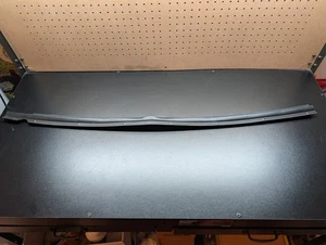 Sello puerta delantera izquierda Mopar 55277217AA nuevo stock antiguo - Imagen 1 de 3