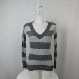 Mossimo Supply V-Neck Vertical Stripe Lightweight Sweater - Gray, Small #9496 - Picture 1 of 4