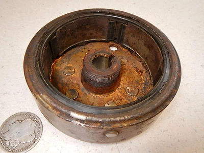 80 SUZUKI DR400 MAGNETO VOLANTE Foto 1 de 4