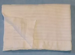 VTG Beacon WPL 1675 White Baby Thermal Waffle Weave Acrylic Nylon Trim Blanket - Picture 1 of 4