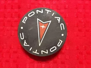 2000 Pontiac Bonneville Aluminum Wheel Plastic Center Cap Used - Picture 1 of 3