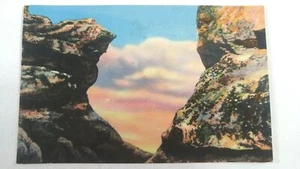 "Postal vintage década de 1950 Sentinel Rock, Rock City Gardens Georgia 3,5X5,5" - Imagen 1 de 3