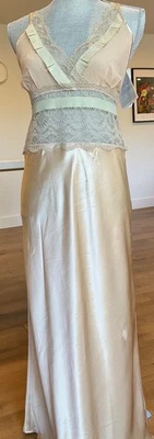 Stunning NWT LA PERLA Beige Lace Silk Slip Nightgown Dress Size M - Image 1 of 4