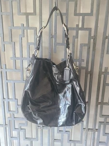 Coach Payton schwarze Lackleder Hobo Schultertasche 19755 M schwarz Hängeetikett gebraucht, in einwandfreiem Zustand - Bild 1 von 9