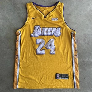 Kobe Bryant Swingman Trikot #24 Los Angeles Lakers Herren Gold Größe L 50 Genäht - Bild 1 von 8