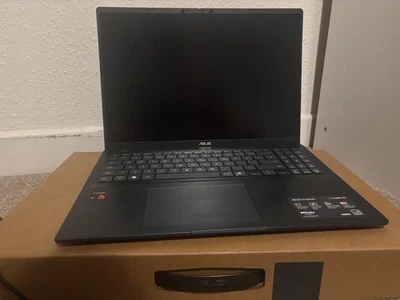 ASUS vivobook 16 M1605YA NEAR PERFECT CONDITION (16' screen - 8GB RAM - AMD CPU) - Image 1 of 4