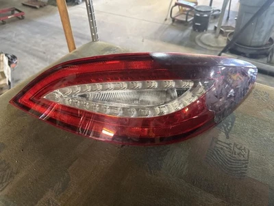 Passenger Right Tail Light 218 Type Fits 15-18 MERCEDES CLS-CLASS 1987156 - Image 1 of 3