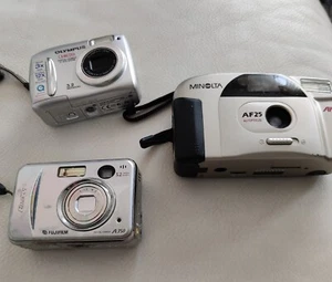 Fotocamera Olympus Camedia C370 - NON FUNZIONANTE + altre 2 Extra - Foto 1 di 11