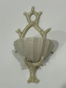 PORCELANA BELLEEK SOPORTE AGUA BENDITA CONCHA CORAL - Imagen 1 de 6