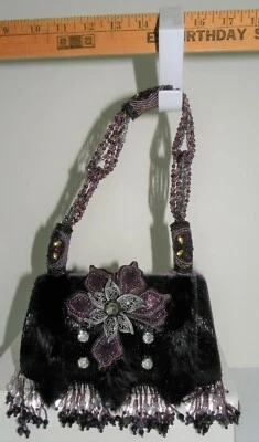 Bolso de mano Mary Frances negro con cuentas y piel Foto 1 de 4