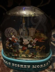 Walt Disney World 2019 Snow Globe Mickey Mouse & Friends Parks Goofy New - Picture 1 of 4