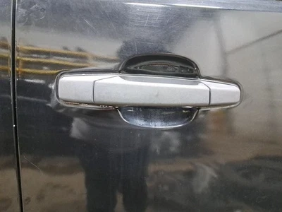 Manija de puerta lateral exterior pasajero Rh 2011 Tahoe Sku#4300779 Foto 1 de 4