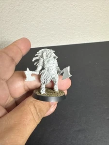 Beastlord Dual Weapons Beastmen Chief Beasts of Chaos Warhammer Rare - Picture 1 of 4