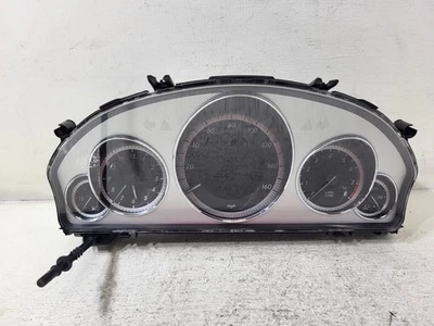 Mercedes Benz Clase E 2013 velocímetro velocímetro panel 115 k millas OEM LKQ Foto 1 de 4