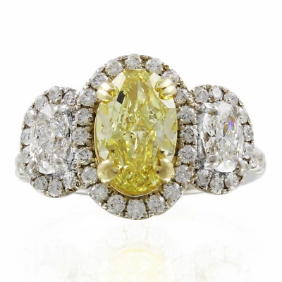 Anillo de compromiso de diamantes talla cojín de 3,94 quilates GIA de oro blanco de 18 k Foto 1 de 4