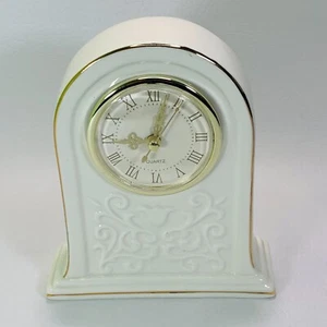 Savinio Designs Porzellan Quart Schreibtisch/Regal Uhr Creme mit Goldakzenten - Bild 1 von 10