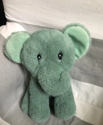 Juguete suave de peluche Trend Lab elefante verde de 8 pulgadas Foto 1 de 4