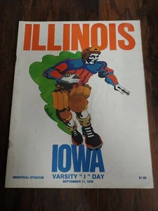 Illinois Fighing Ilini Football Programm Iowa Hawkeyes 1976 Paul Vaaccarelo Cover - Bild 1 von 3