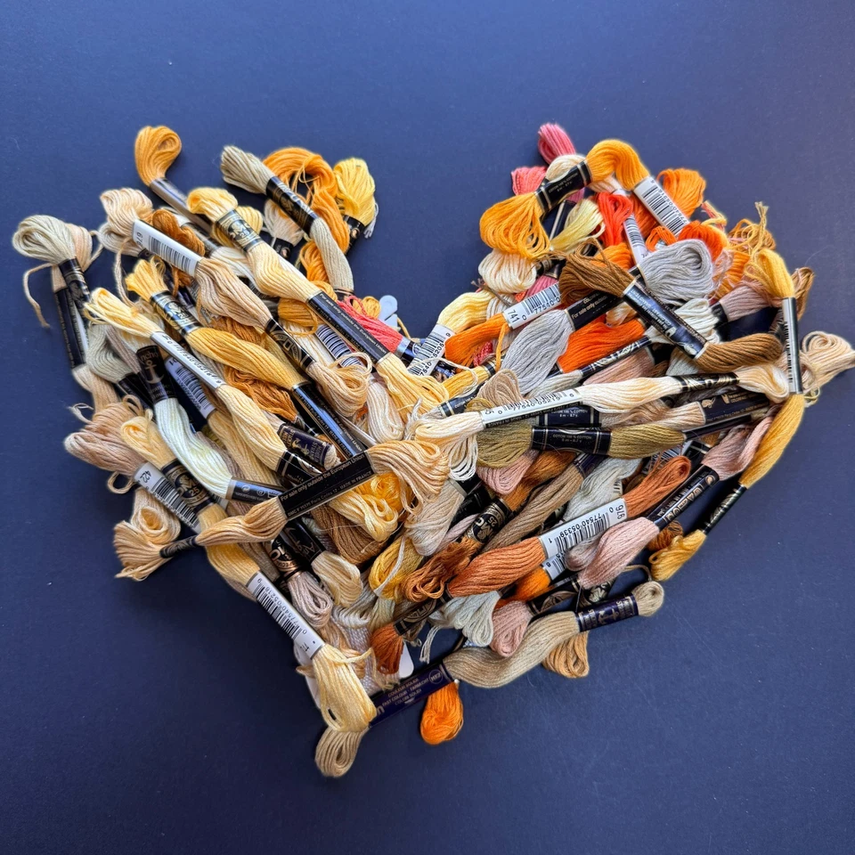 Hilo de bordar de algodón aproximadamente 75 DMC de 6 hilos talla 25 - amarillo/dorado Foto 1 de 4