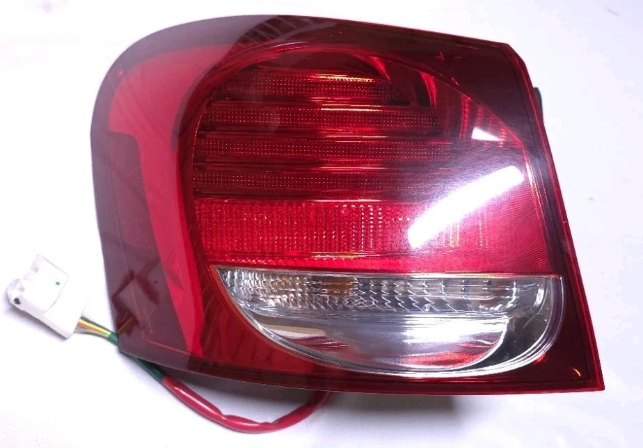 Lámpara de luz trasera LED exterior izquierda para conductor Lexus GS300 GS350 GS460 2006-2011 FABRICANTE DE EQUIPOS ORIGINALES Foto 1 de 3