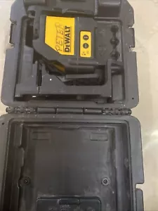 DEWALT DW088 Cross-Line Laser Level W/Mount & Case USED - Picture 1 of 14
