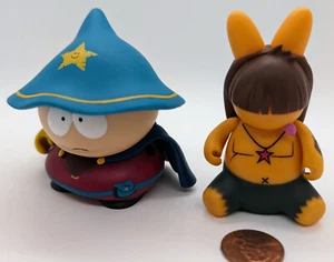 Minifigura KidRobot 2x. South Park Grand Wizard Cartman (1 brazo) + Labbit Band Camp - Imagen 1 de 5