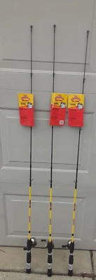 lot of 3 Lew's Mr Crappie slab shaker rod under spin reel Combo 4'6" Light/ - Image 1 of 4