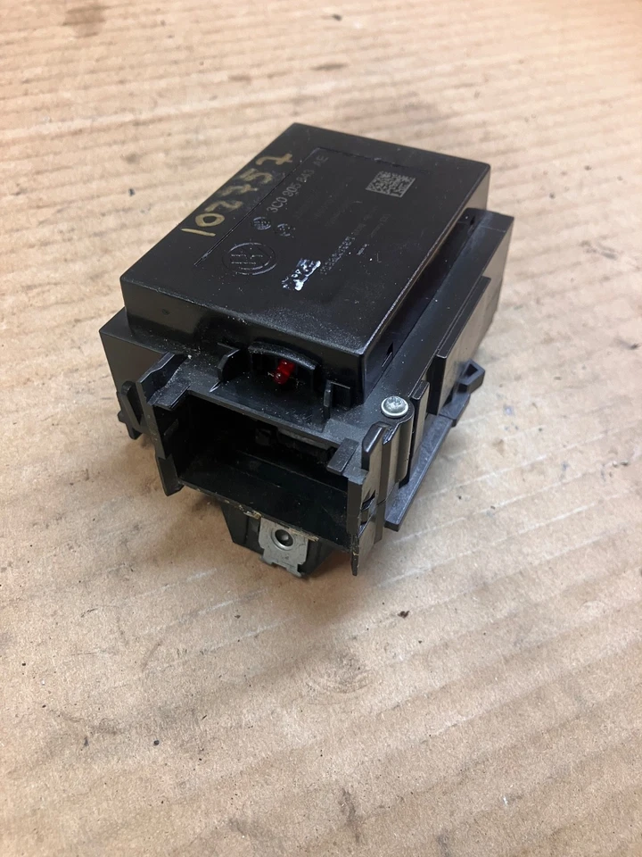 2013-2017  VOLKSWAGEN CC IGNITION SWITCH  P/N 3C0905843AE - Image 1 of 3