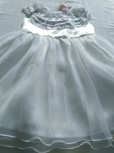 New-Fashion- Kleid- Weiß-Ärmellos-Tüll-Bestick-Steine- Größe 98- Sonderangebot- - Bild 1 von 5