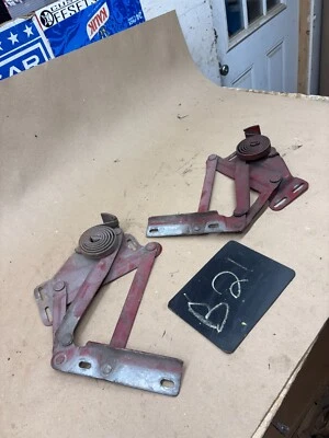 Juego de bisagras de capó Dodge Ramcharger D100 D150 W150 1972-1980 par de resortes OEM Foto 1 de 4