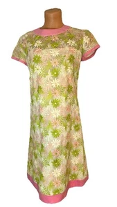 Vtg 60’s Pink & Green Embroidered Daisy Flower Shift Dress 38” Chest Knee Length - Picture 1 of 7