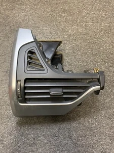 2017 GMC SUBURBAN AIR CONDITIONER HEATER VENT (LH) (P) PN: 23464599 - Bild 1 von 3