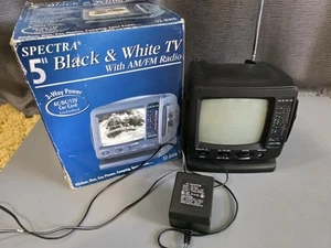 Vintage Spectra 5” Portable Black & White TV With AM/FM Radio - Bild 1 von 5